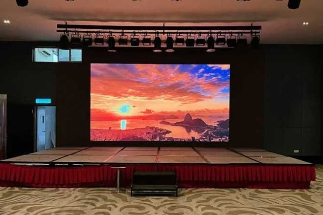 Sistem complet Led Display P3.91 Exterior  4000x3000mm