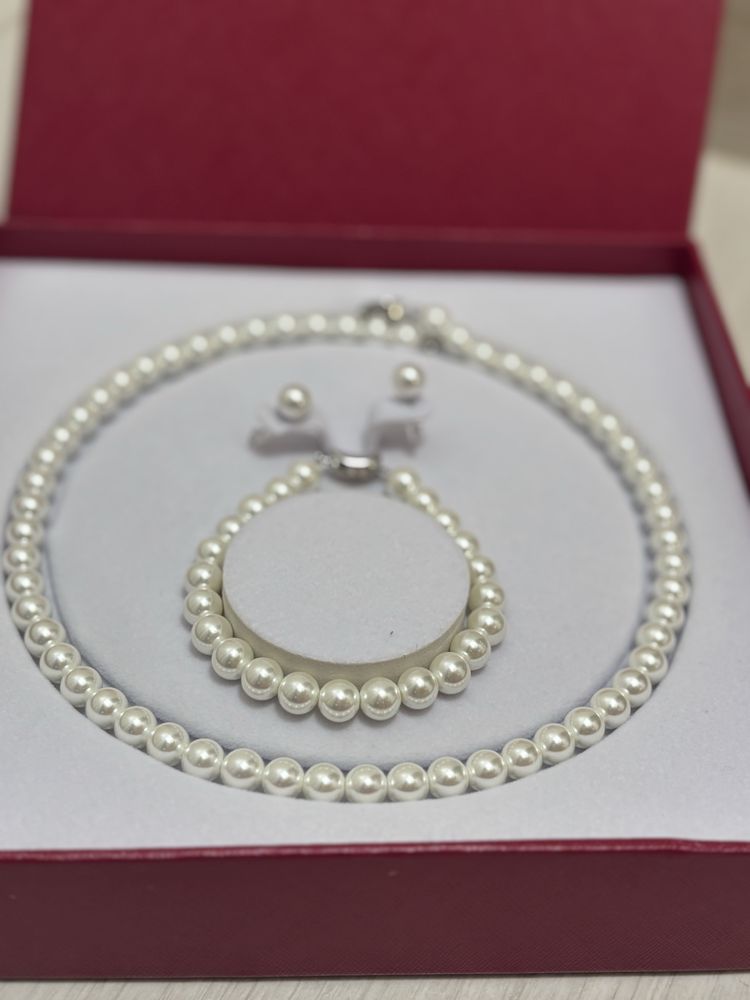 Set de perle nou, în cutie cadou – colier, brățară și cercei