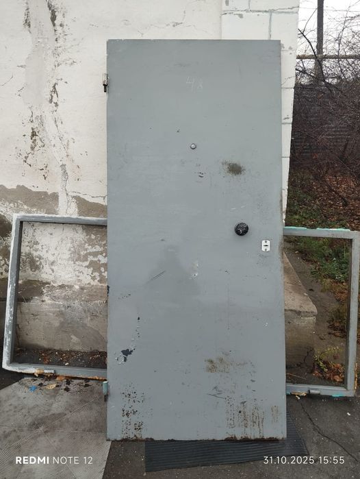 Срочно! Продам железную дверь