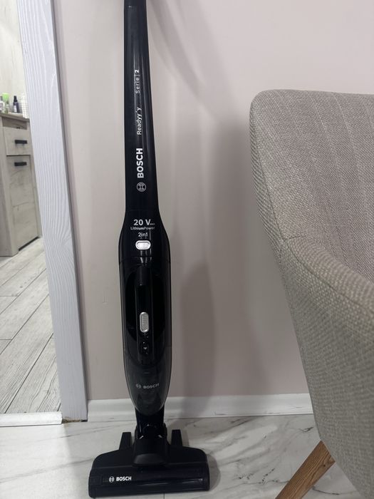 Вертикална прахосмукачка BOSCH 20V