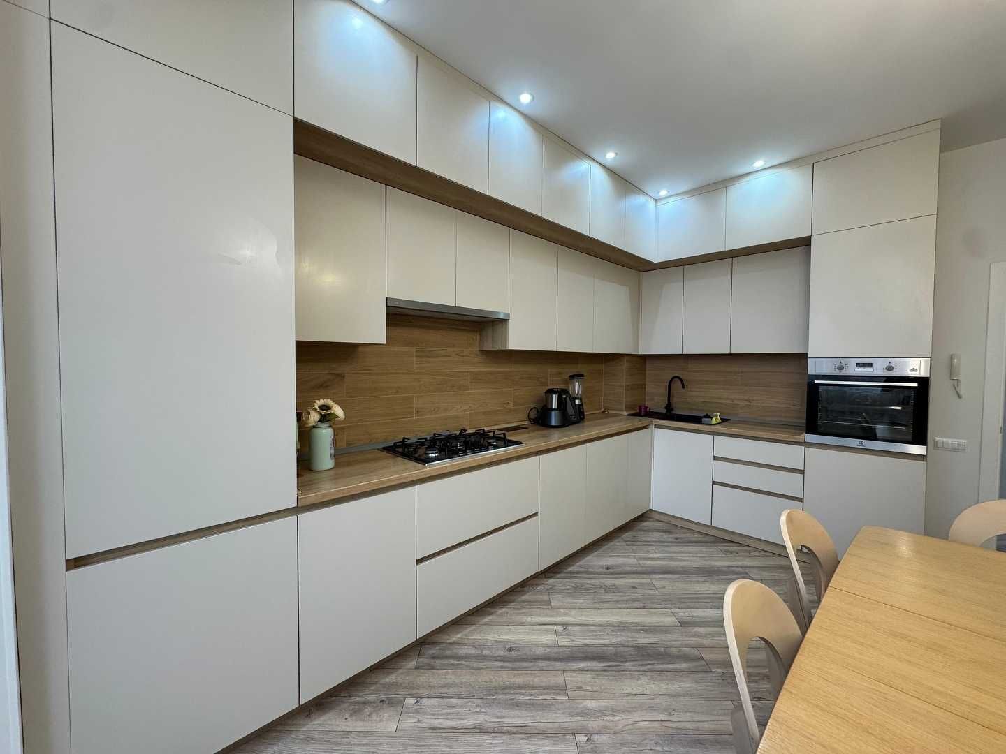 Продам красивую 4-х комн.квартиру в ЖК Альтаир