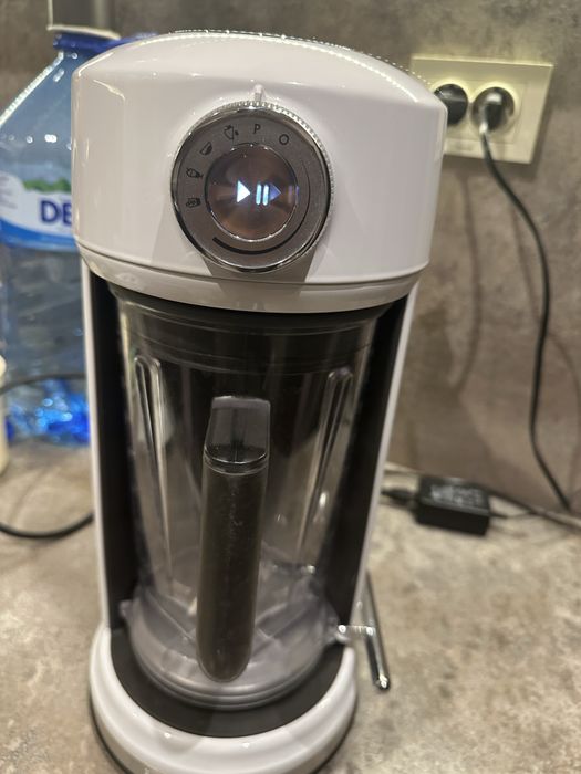 KitchenAid Magnetic Drive Blender