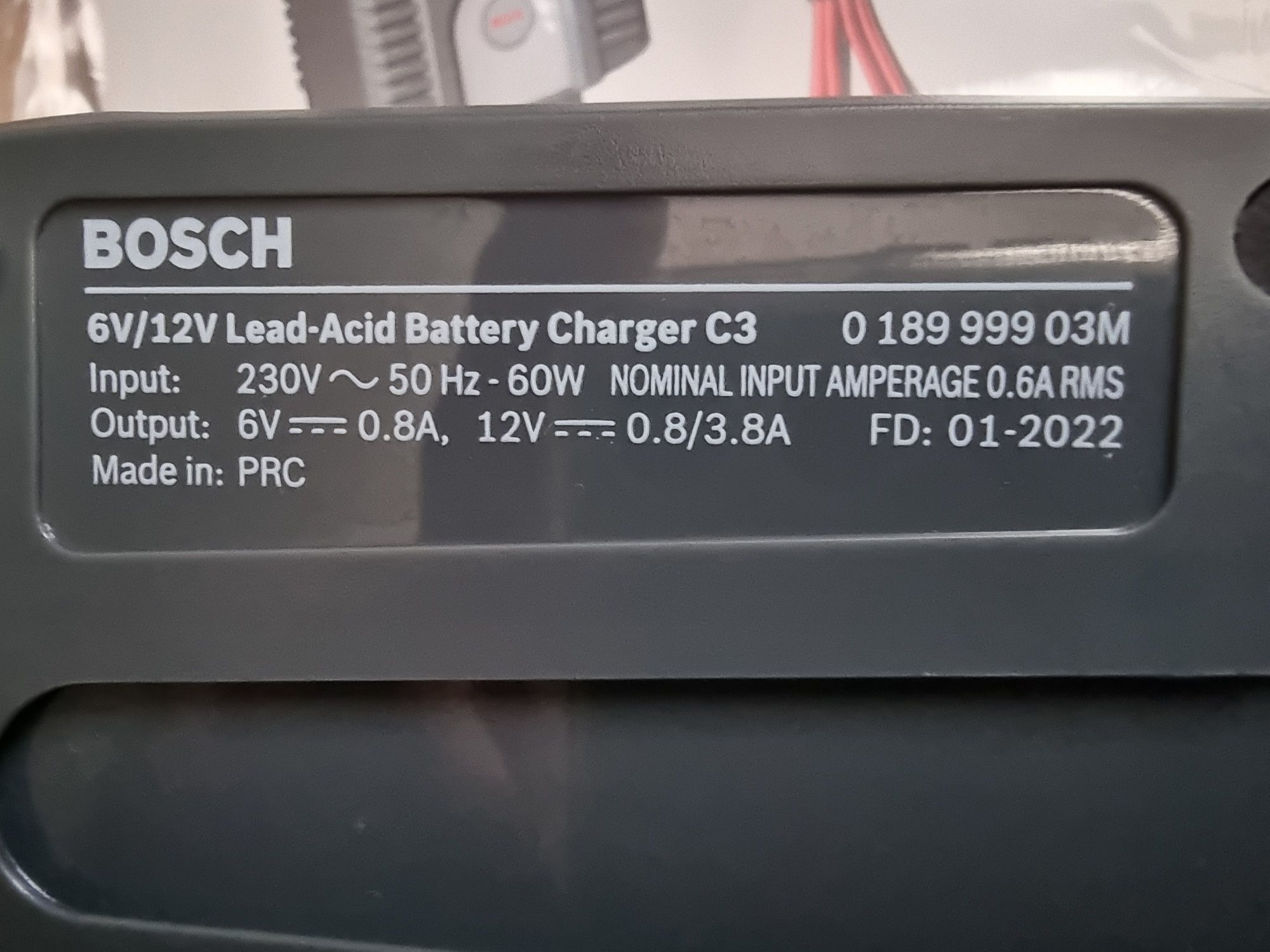 Автоматично зарядно BOSCH.