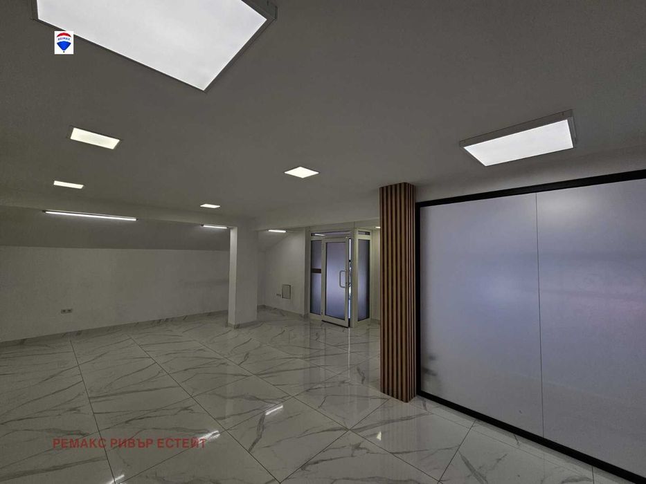 Продава се Магазин в Русе, Център - 120 кв.м за 1542 €/кв.м - Снимка #3