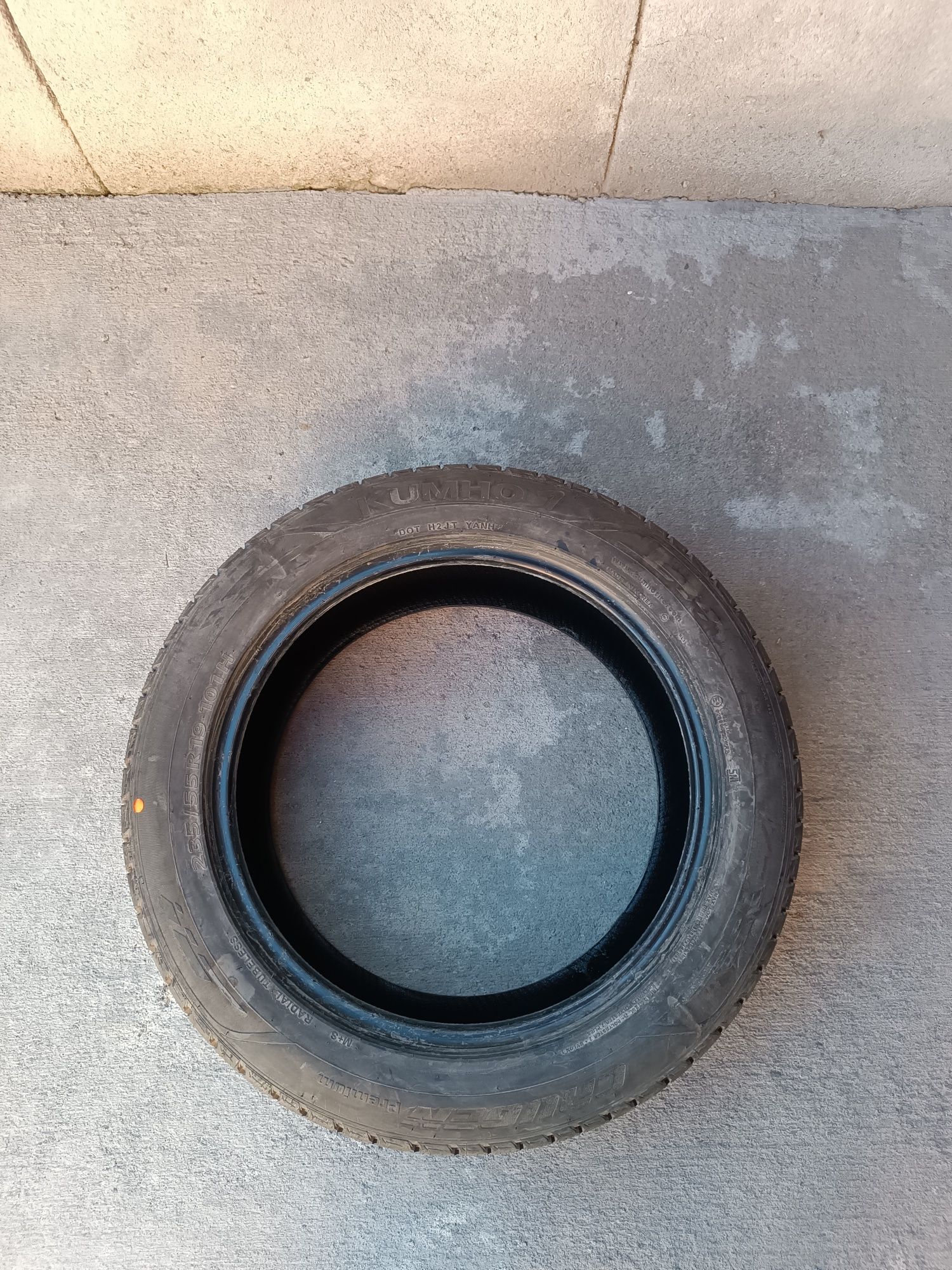 Лятна гума 235/55R19