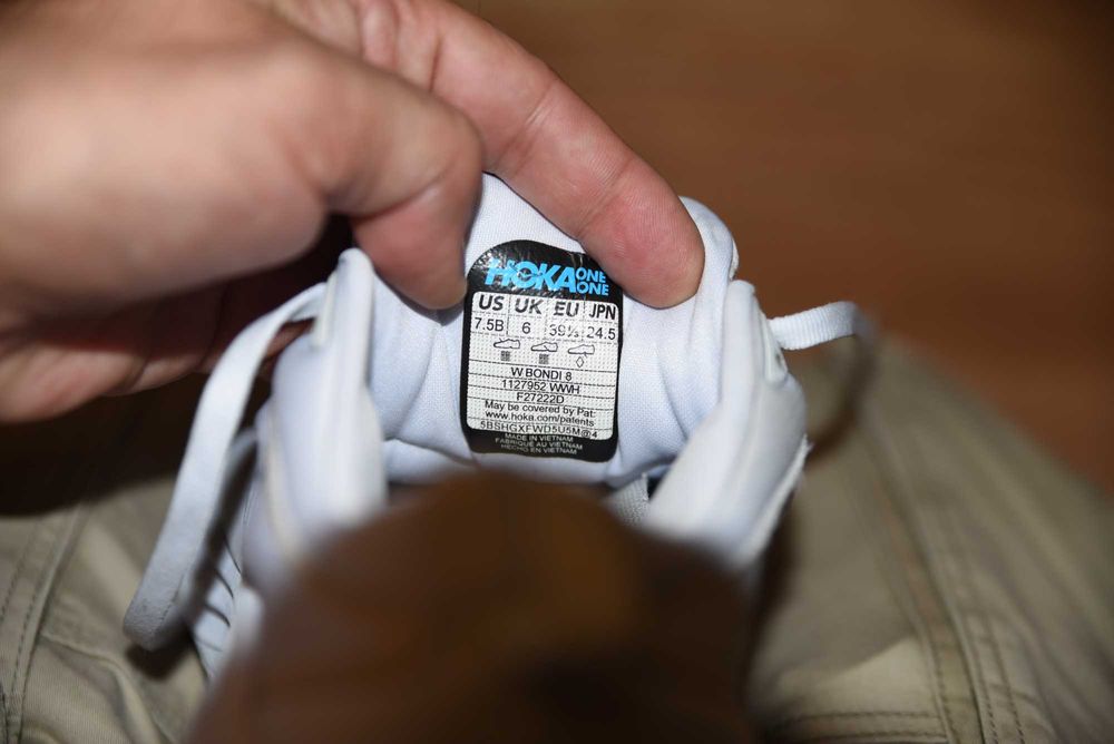 HOKA оригинални маратонки размер 39 1/3