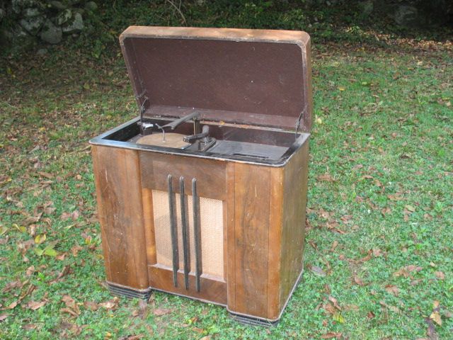 ALBA 475B, 1948 г. - ретро радиошкаф + грамофон с чейнджър.