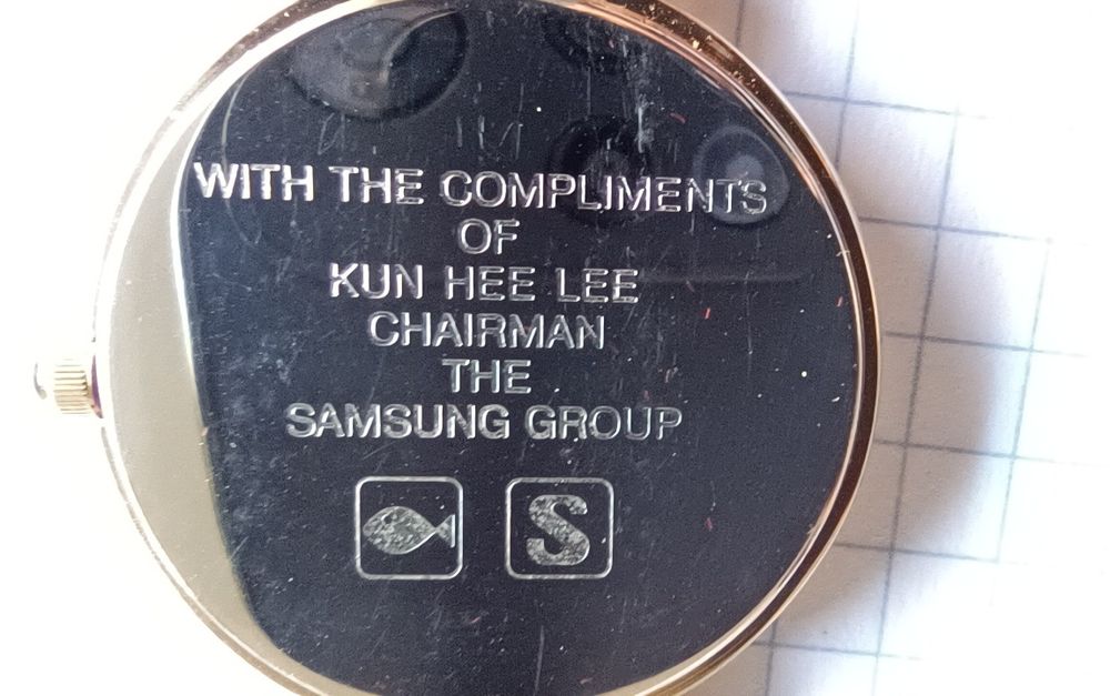 Часы кварцевые юбилейные от фирмы SAMSUNG