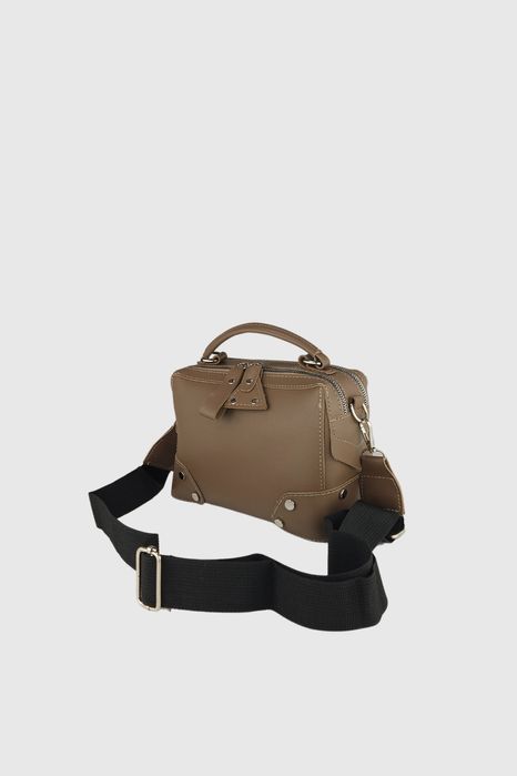 НОВО! ЛИКВИДАЦИЯ! Дамска чанта с подсилено дъно