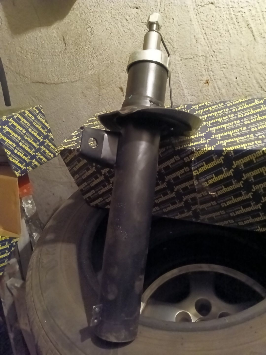 Амортисьори за шкода октавия1.9 105c