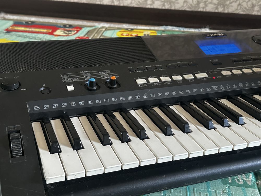 Синтезатор Yamaha psr e433