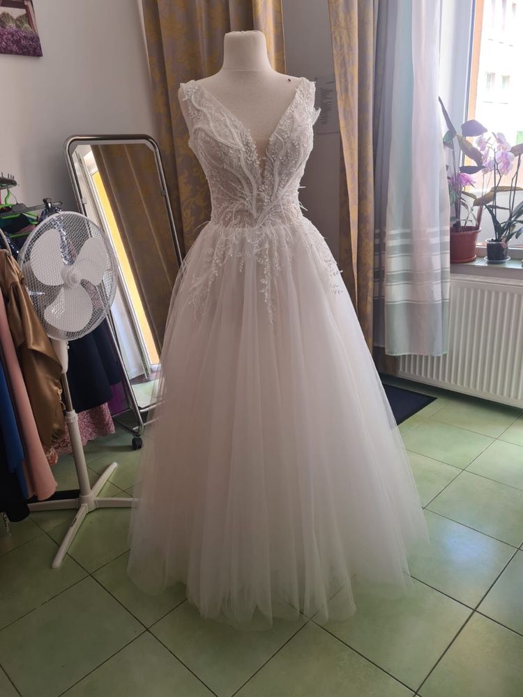 Rochie de mireasă prințesă cu trenă