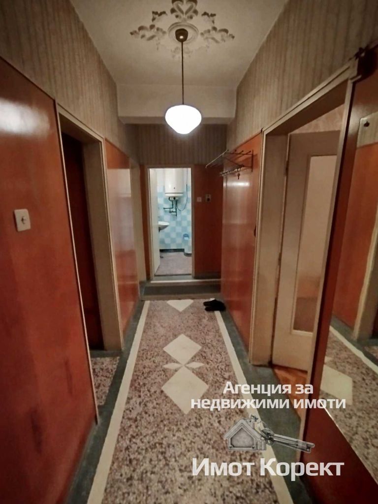 Продава се Четиристаен апартамент в Асеновград - 90 кв.м за 1134 €/кв.м - Снимка #1