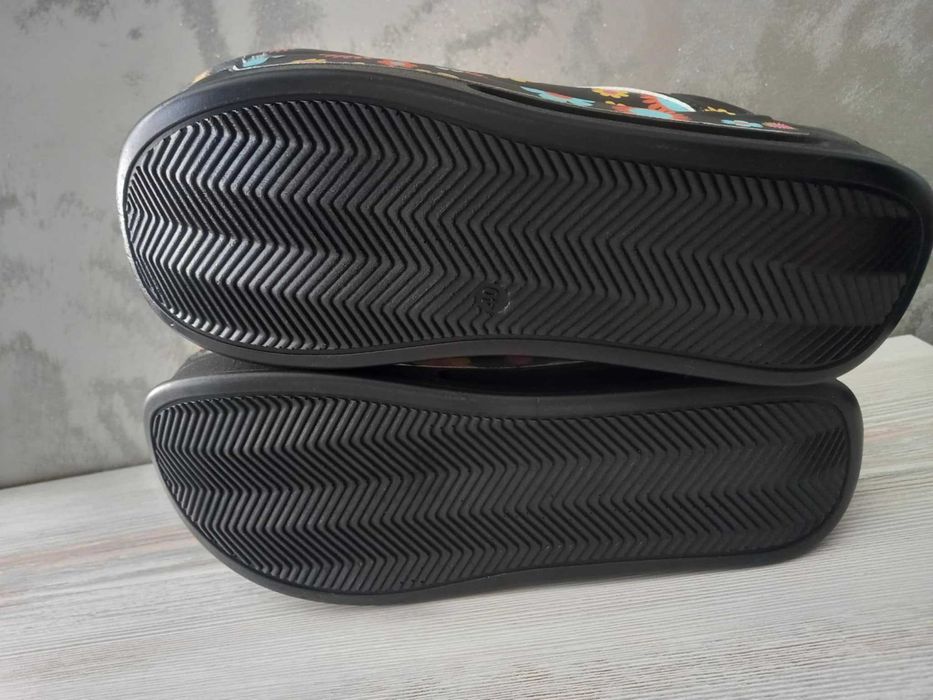 Медицински чехли / сабо номер 39