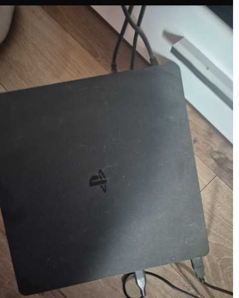 Vand PS4 1Tb 2 manete + VR1   2 joystick-uri move