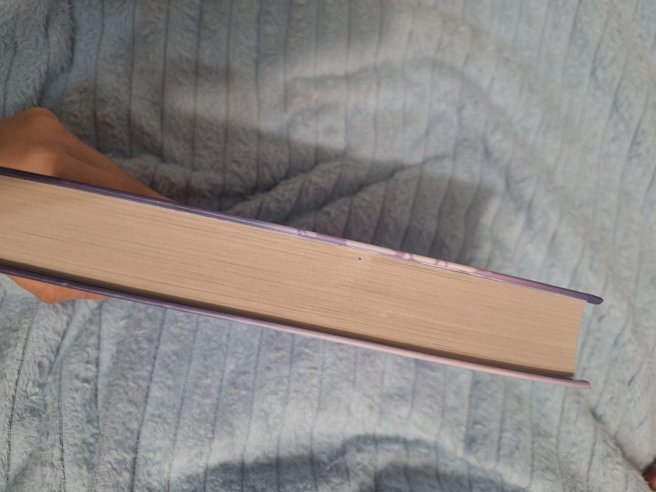 "Окно призрака"  от Камрин Харди