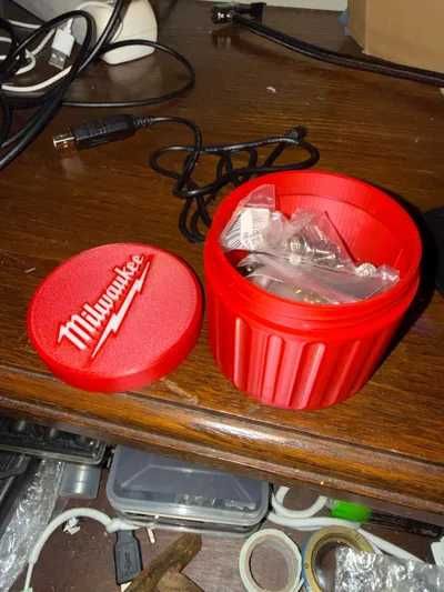 cutie Milwaukee 75x80 mm