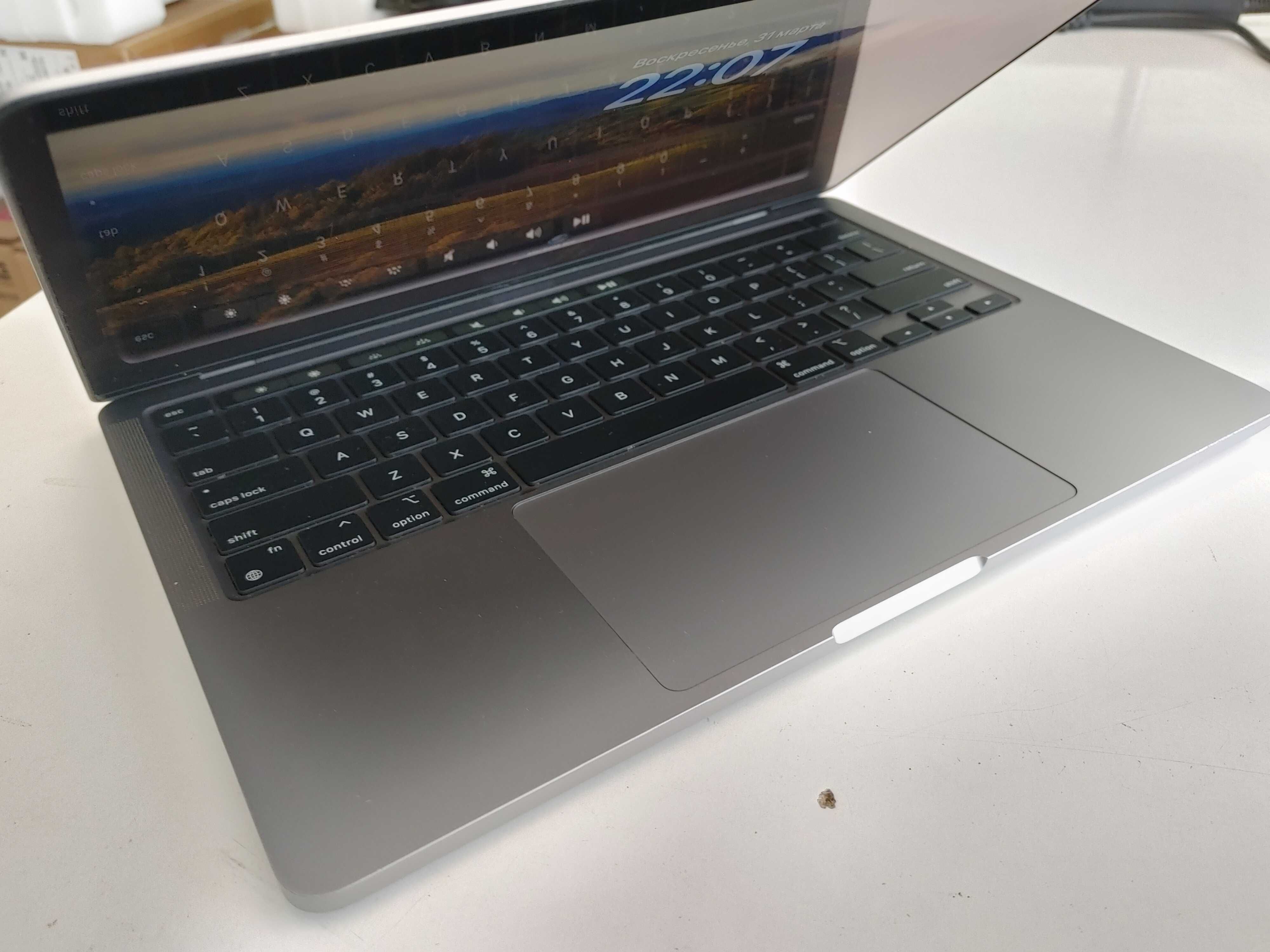 Macbook Pro A2338 13. M1  2020y DDR4 8gb SSD 512 gb