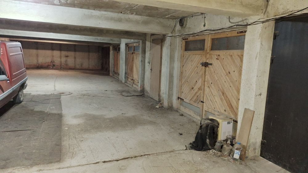 Продавам гараж на ул.Роза