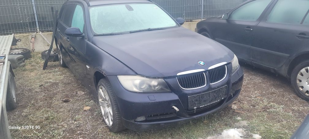 Dezmembrez bmw 318 2008