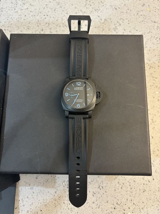 Luminor Marina Carbotech 44mm Ceramic/Rubber Black dial