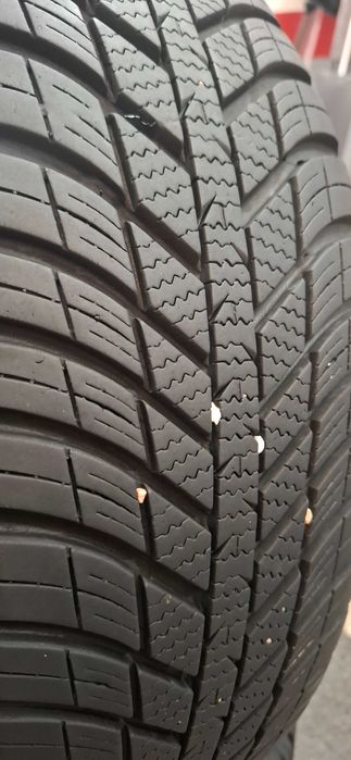 2бр. 195/65/15 Nexen 6.3mm грайфер, дот 22г. Безплатен монтаж