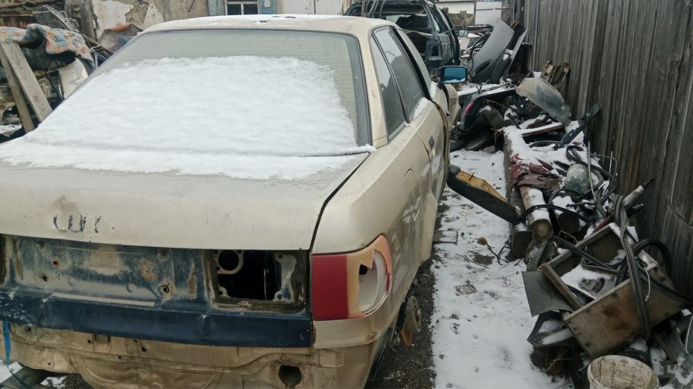 Ауди Б4 1992 Года мона