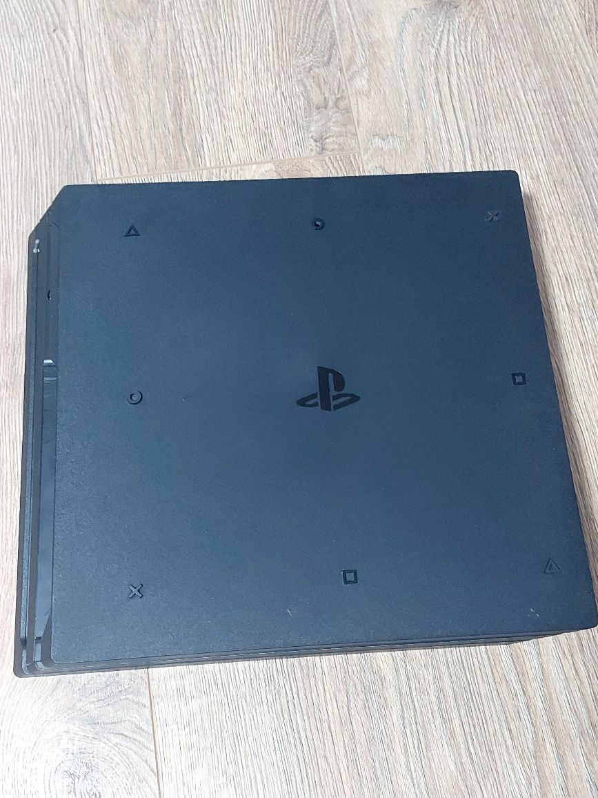 Ps4 pro в комплект със кабели