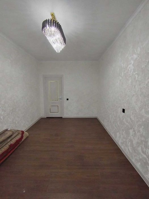 Срочно 4 хонали квартира тамирланган сотилади 7 микрн