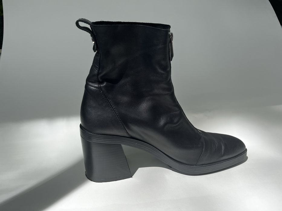 Zara кожени боти 40