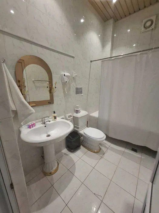 Аренда Гостиница Яккасарой О-р Братской могиле