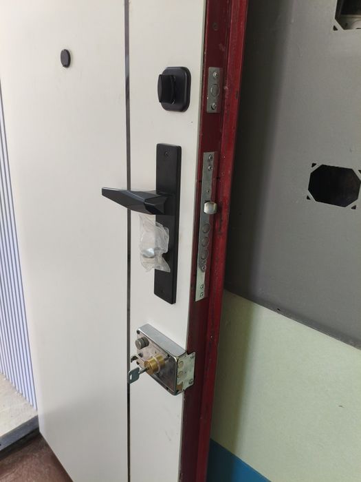 Установка замка скрывать без ущерба ремонт и Стамбул дверей