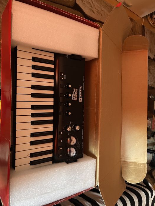 Tone Port KB37 Line 6 interfata audio profesionala