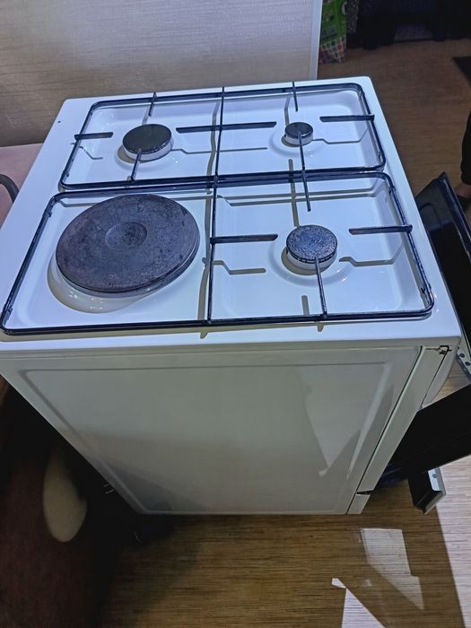 Продам газ плиту б/у