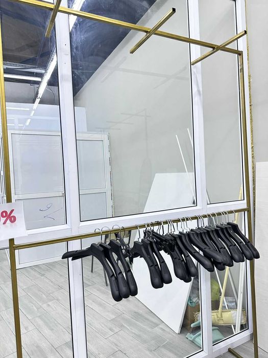 Рейлы СРОЧНО ! Продам торговое оборудование для бутика. по 20.000 тг