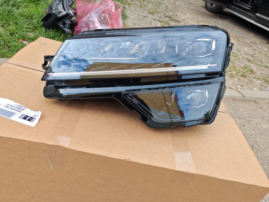Far Skoda Karoq full led stare perfecta