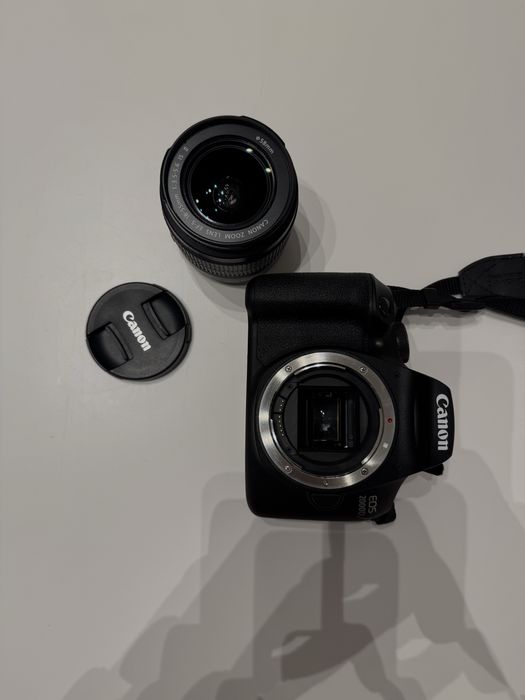 Aparat foto Canon EOS 200D + obiectiv EF-S 18-55mm IS II - KIT COMPLET
