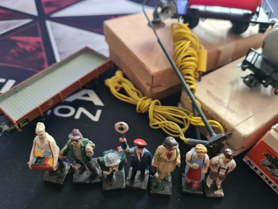Lot jucarii vechi vagoane si miniaturi Marklin