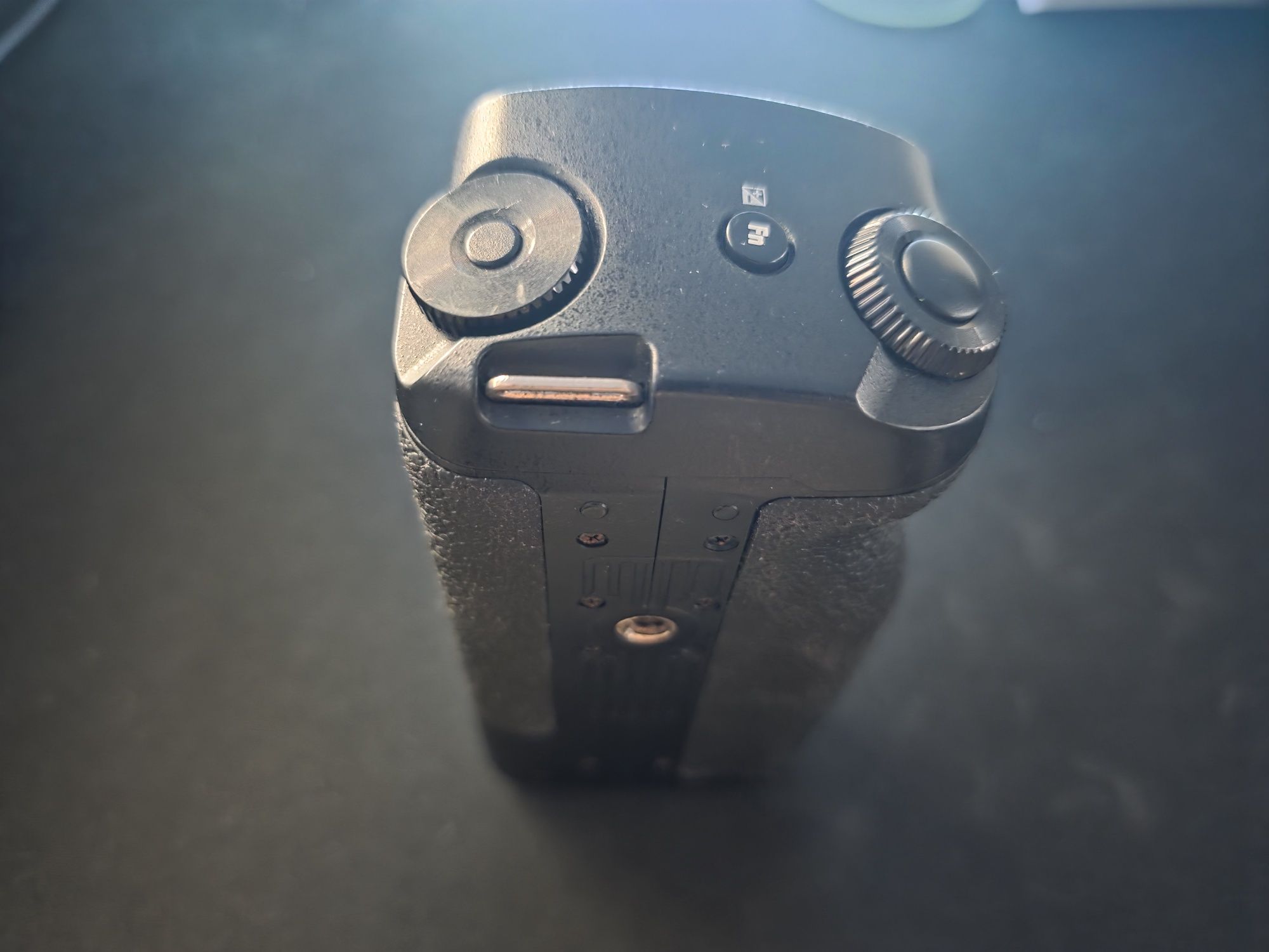 Vând Grip Panasonic Lumix G80