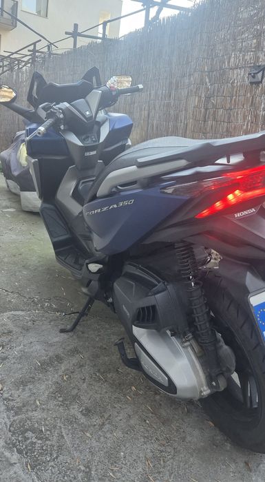 HONDA forza 350!