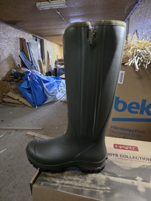 Vand cizme hart marimea 42