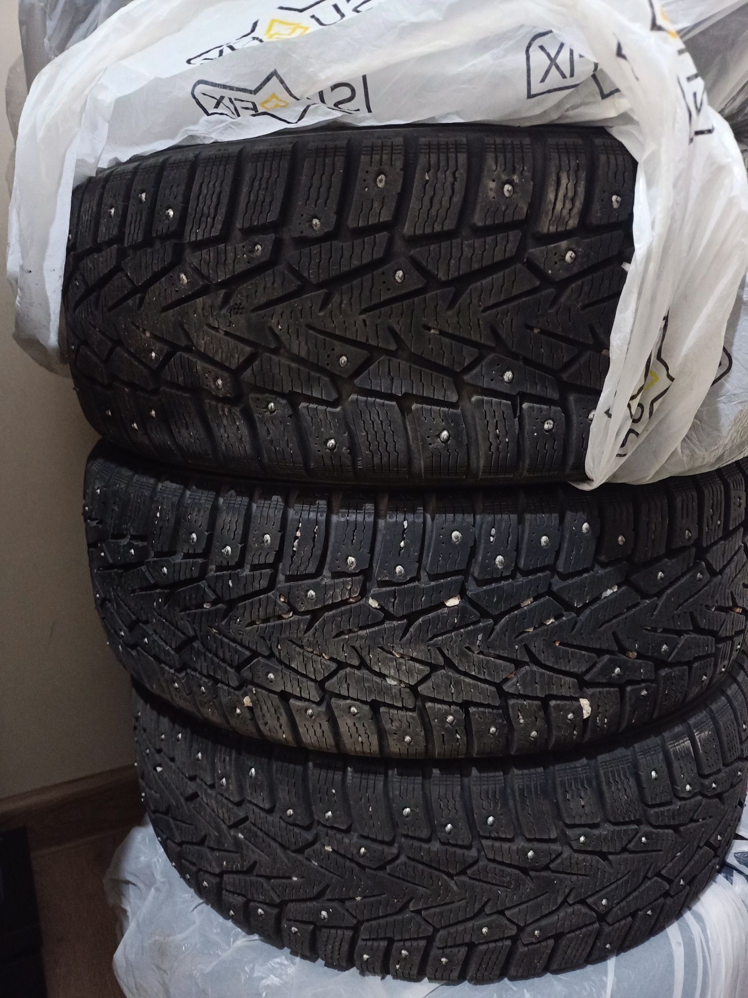 Шины зимние с шипами Nokian Nordman 7