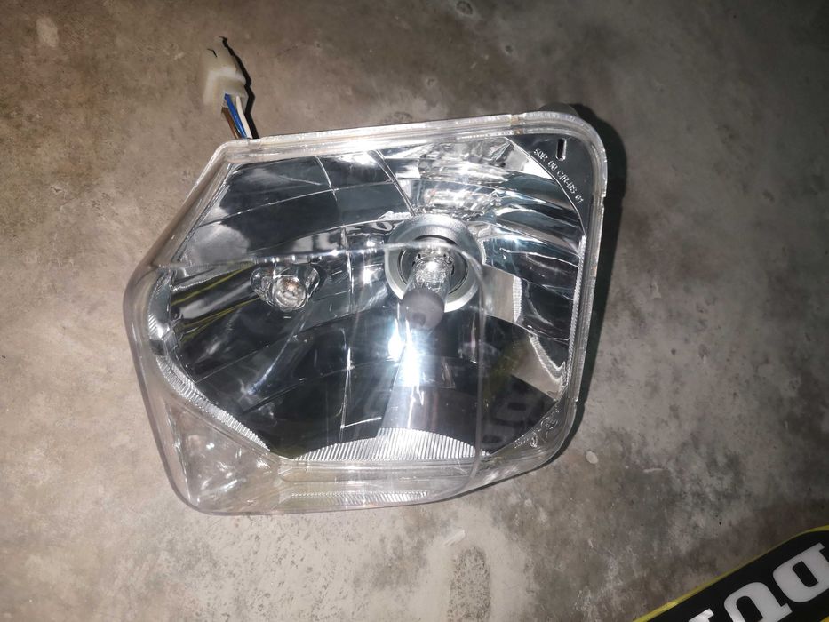 Фар за Husqvarna/ Хускварна 2017-2023 и гардове за предница