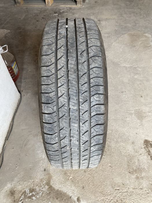 Автомобилна гума за лек автомобил