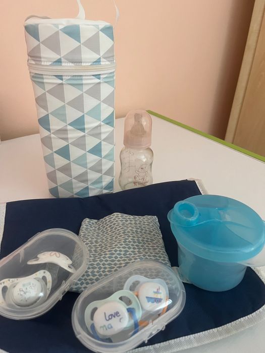 Биберони и  стъклено шише