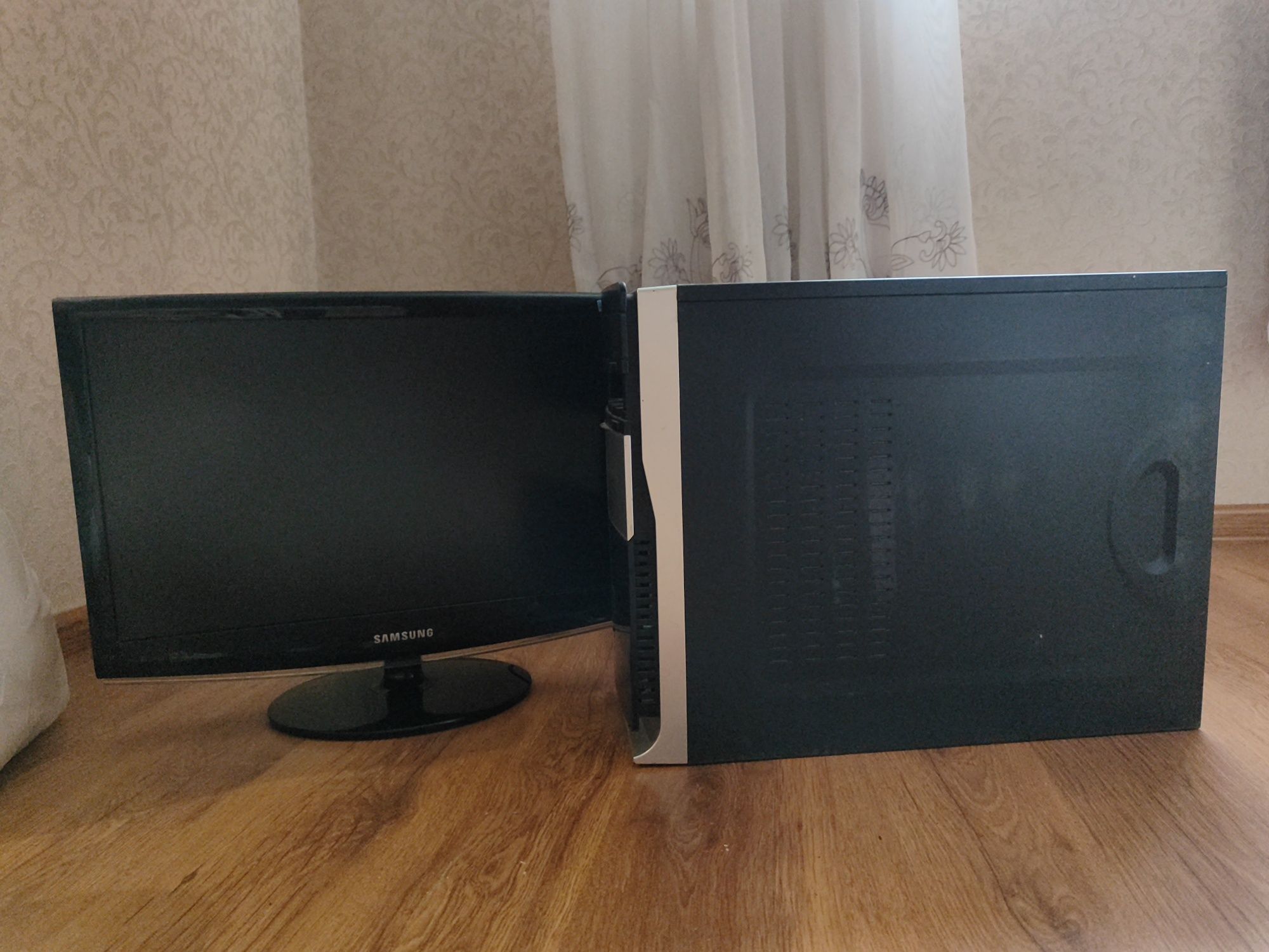 Процессор, рабочий. Плюс экран, всё работает. Со всеми провадами.