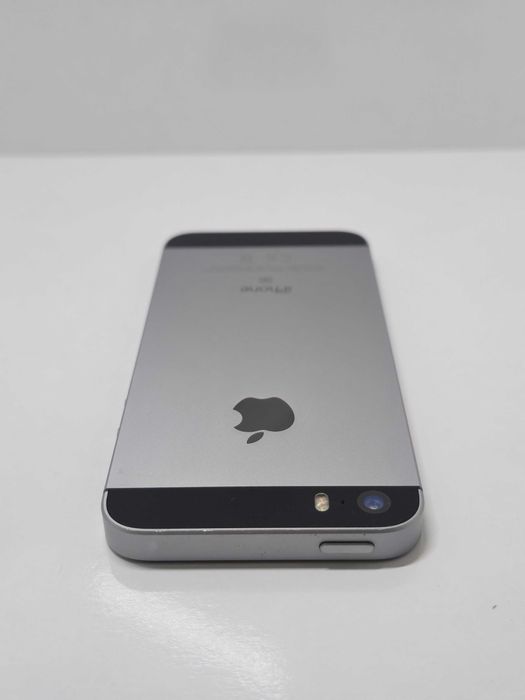 iPhone SE 16GB Перфектен