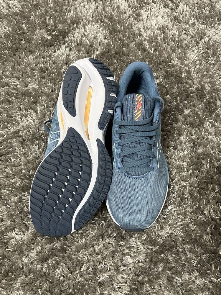 Дамски маратонки  Mizuno 38