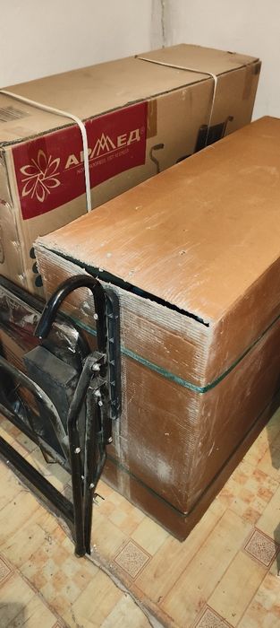 Продаетса таразе коляска   прогулочны  по 100 тыс и ком 50тыс