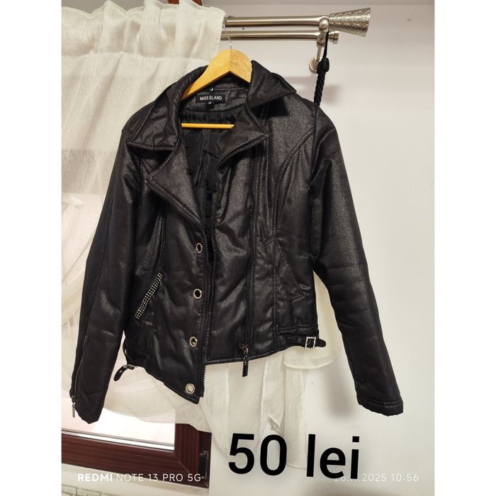 Geaca captușită roșie[100]&neagră[50]